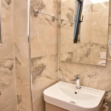 Continental 3* Durrës