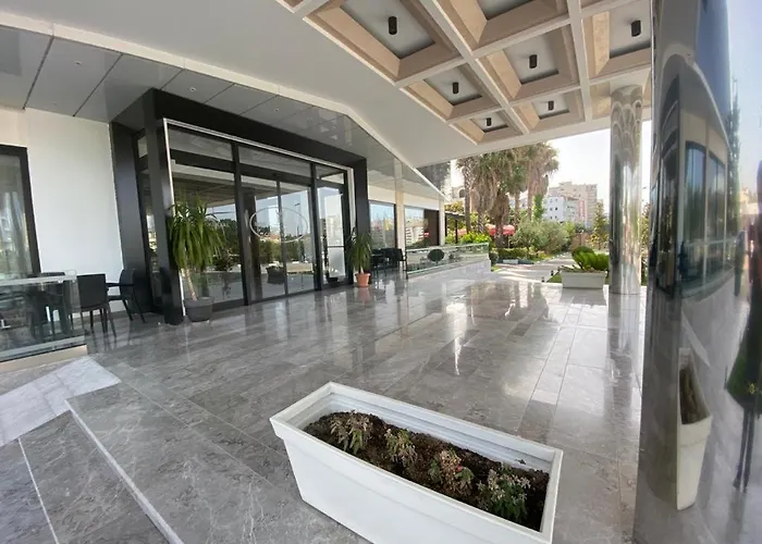 Отель Continental