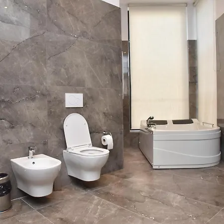 Continental Hotel 3*