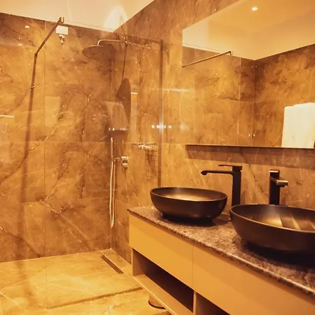 Continental Hotel 3*